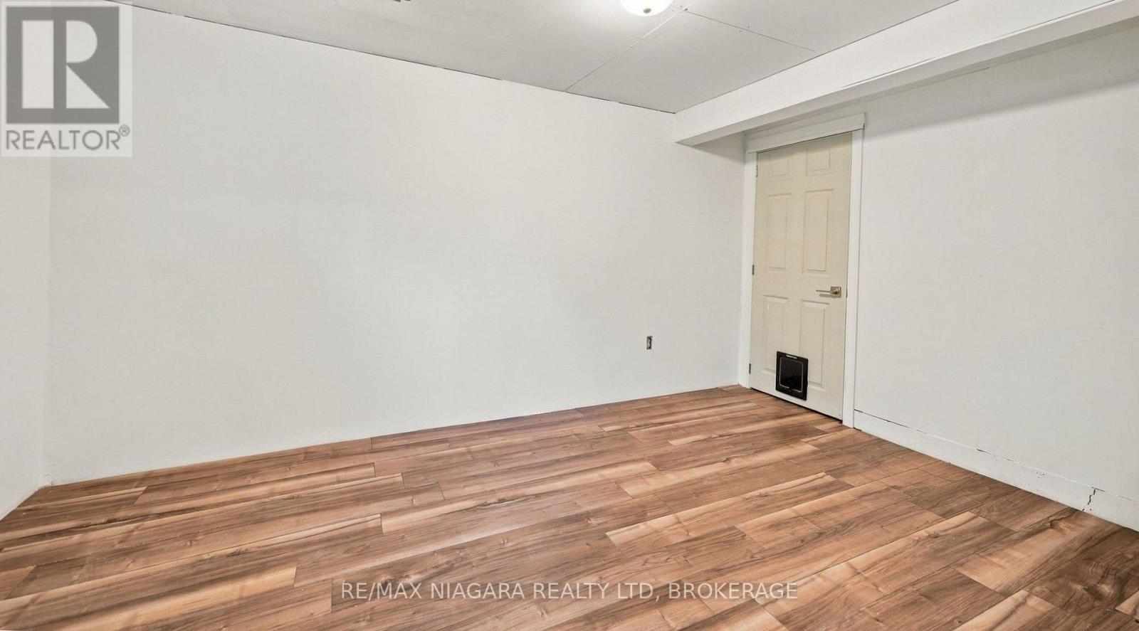 8 North Crescent Drive N Property Photo 18