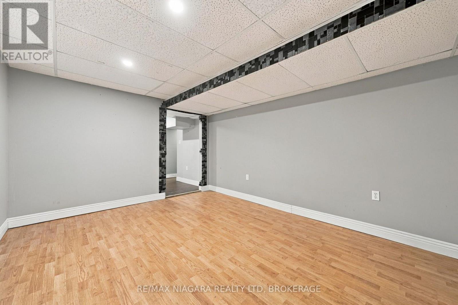 8 North Crescent Drive N Property Photo 19