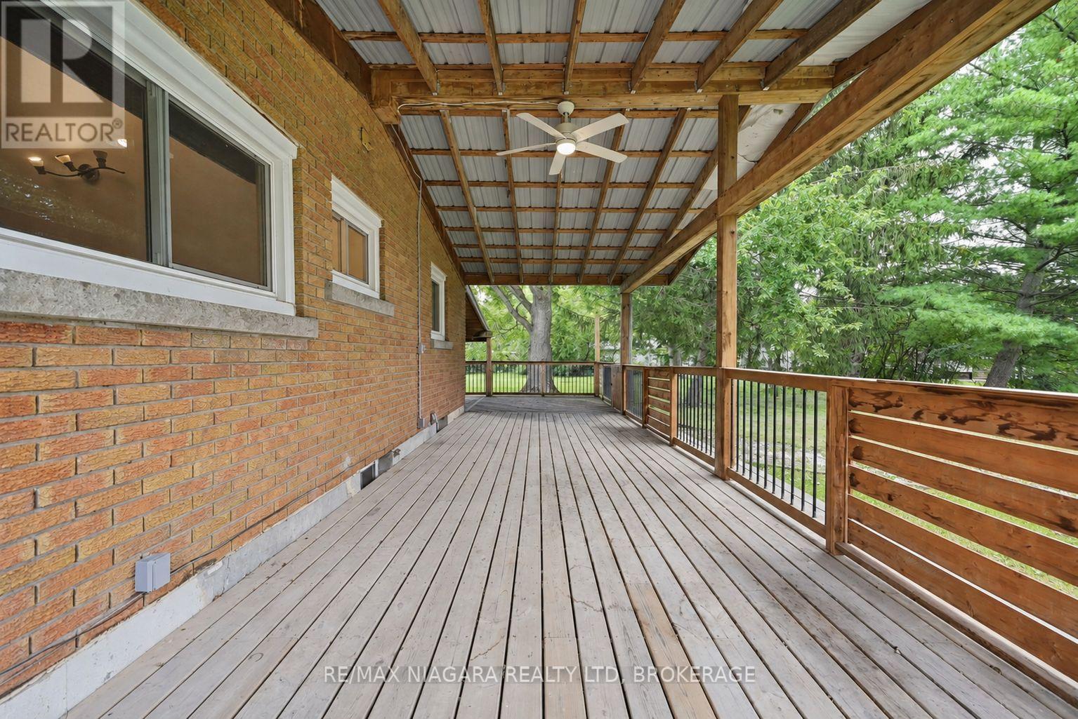 8 North Crescent Drive N Property Photo 21