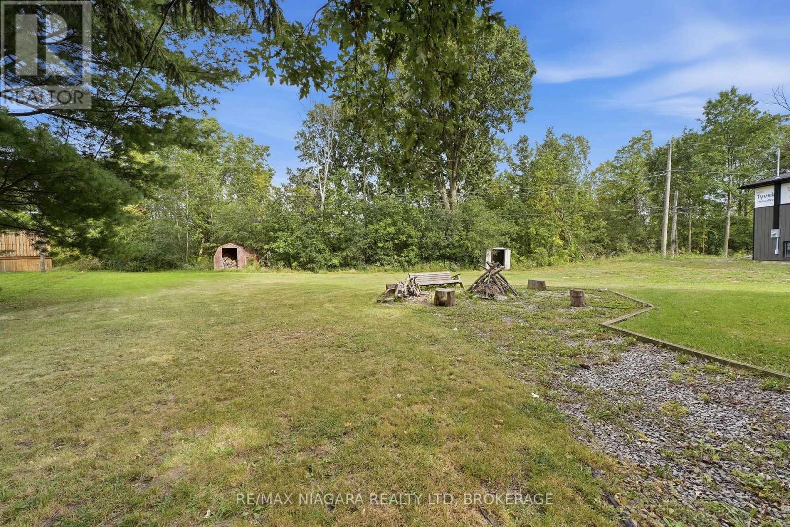 8 North Crescent Drive N Property Photo 25