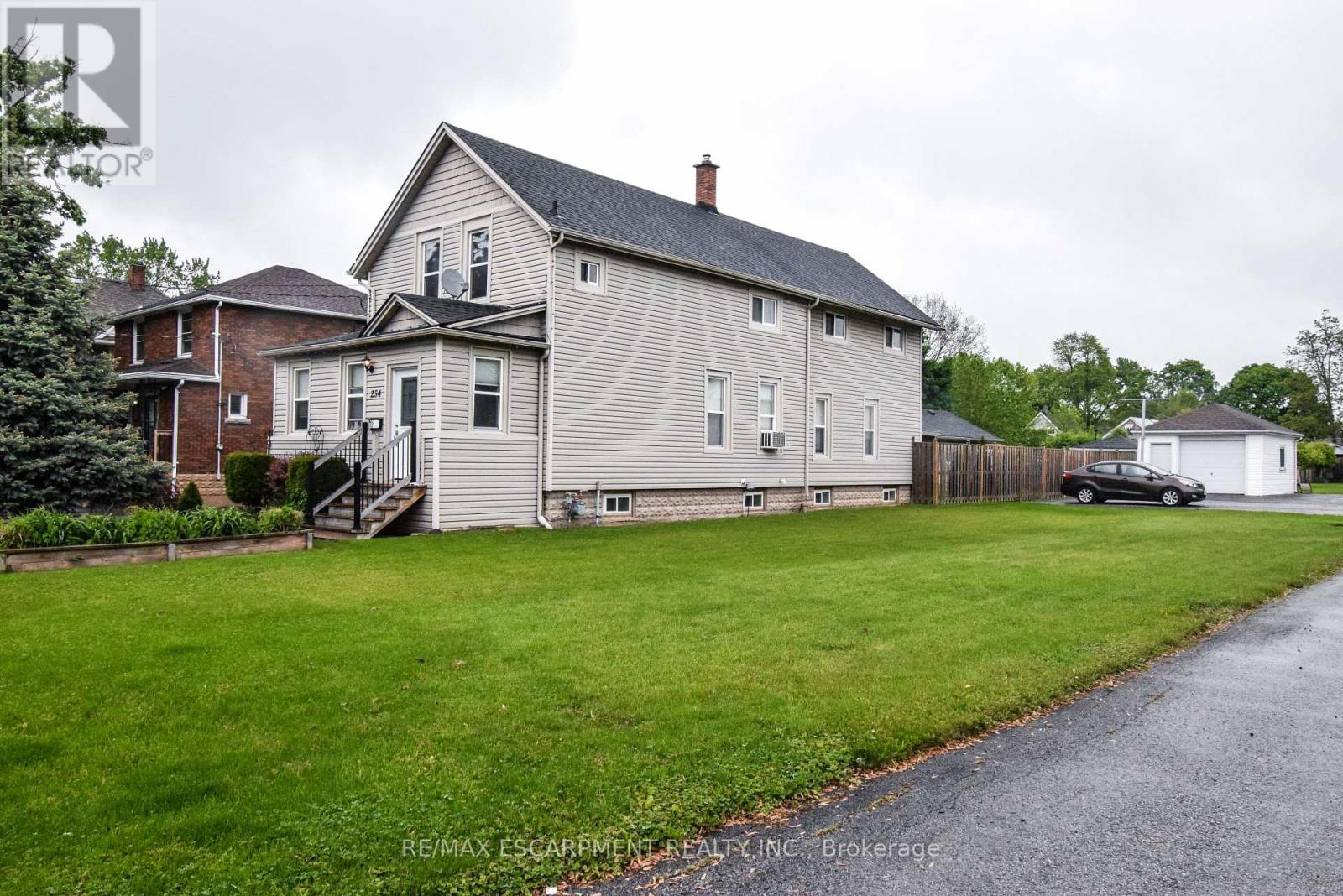 258 Hellems Avenue Property Photo 4