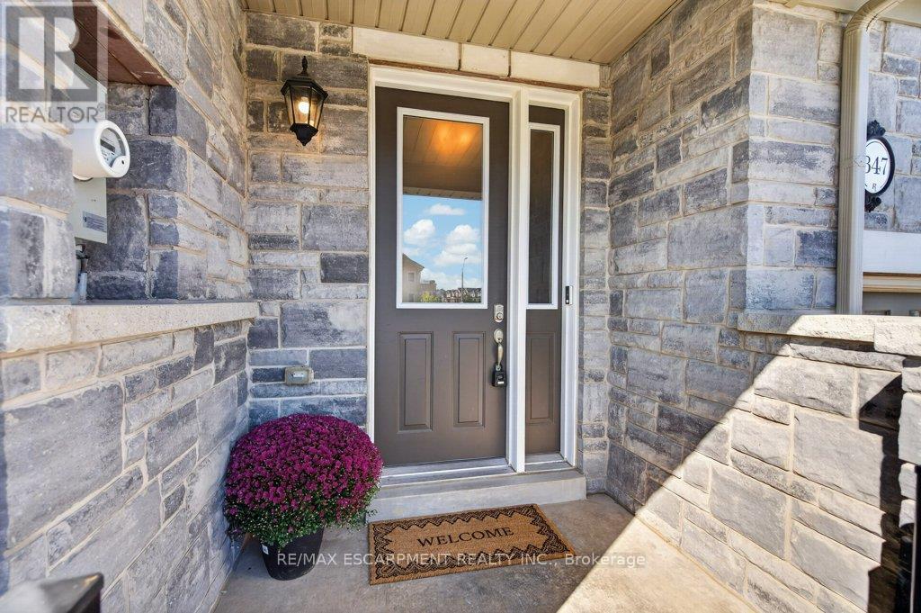 347 Raymond Road Property Photo 4