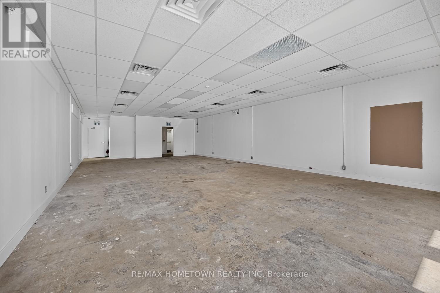 104 - 50 King Street E Property Photo 4