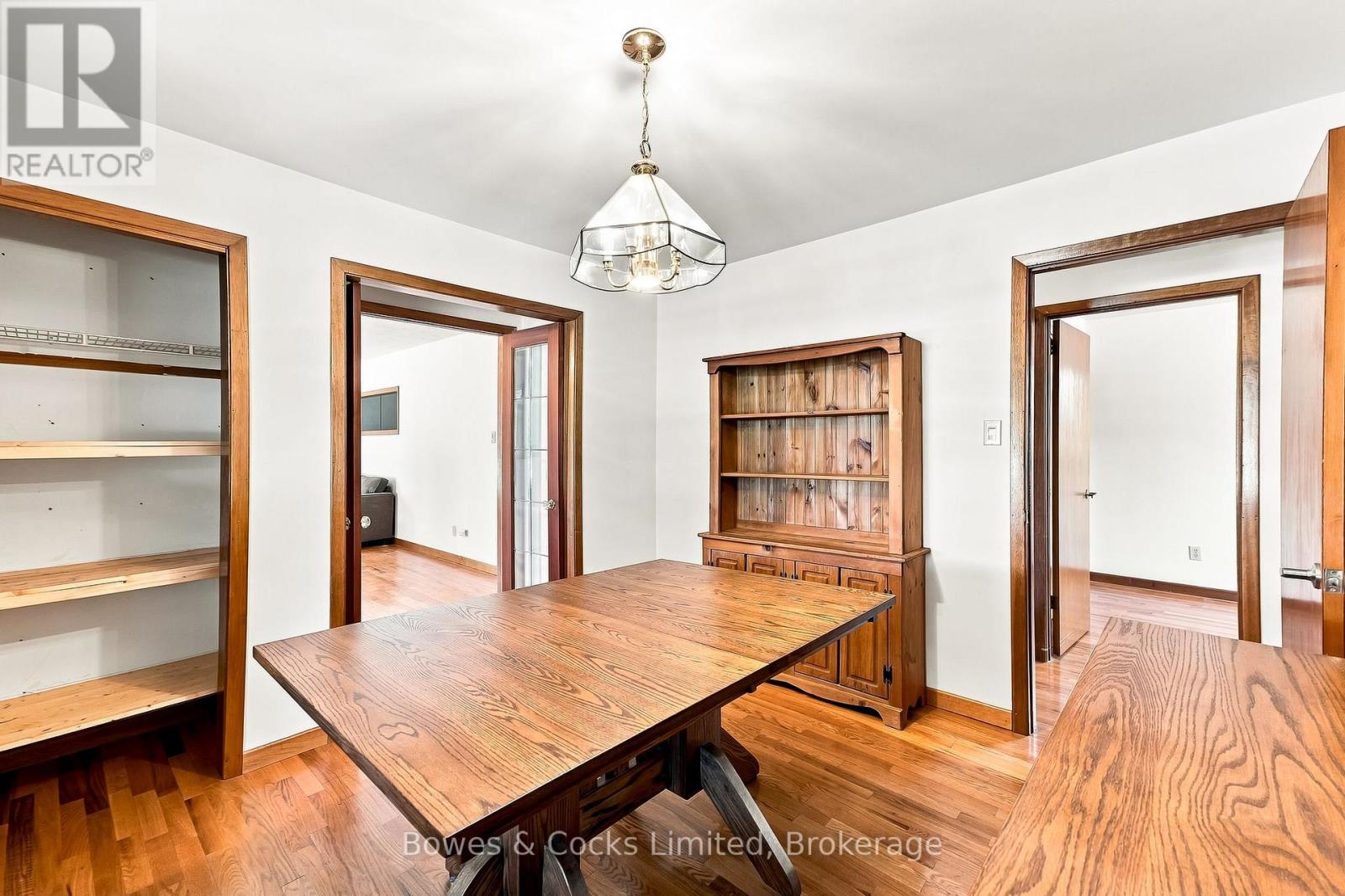 687 Lundy's Lane Property Photo 12
