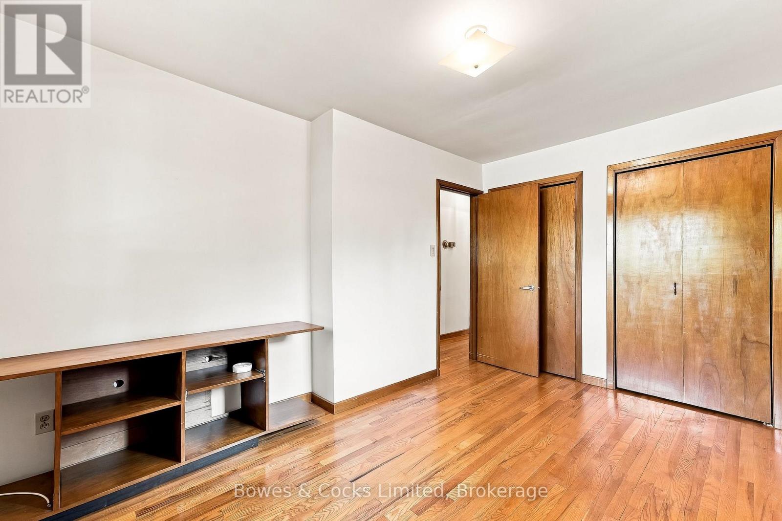 687 Lundy's Lane Property Photo 18