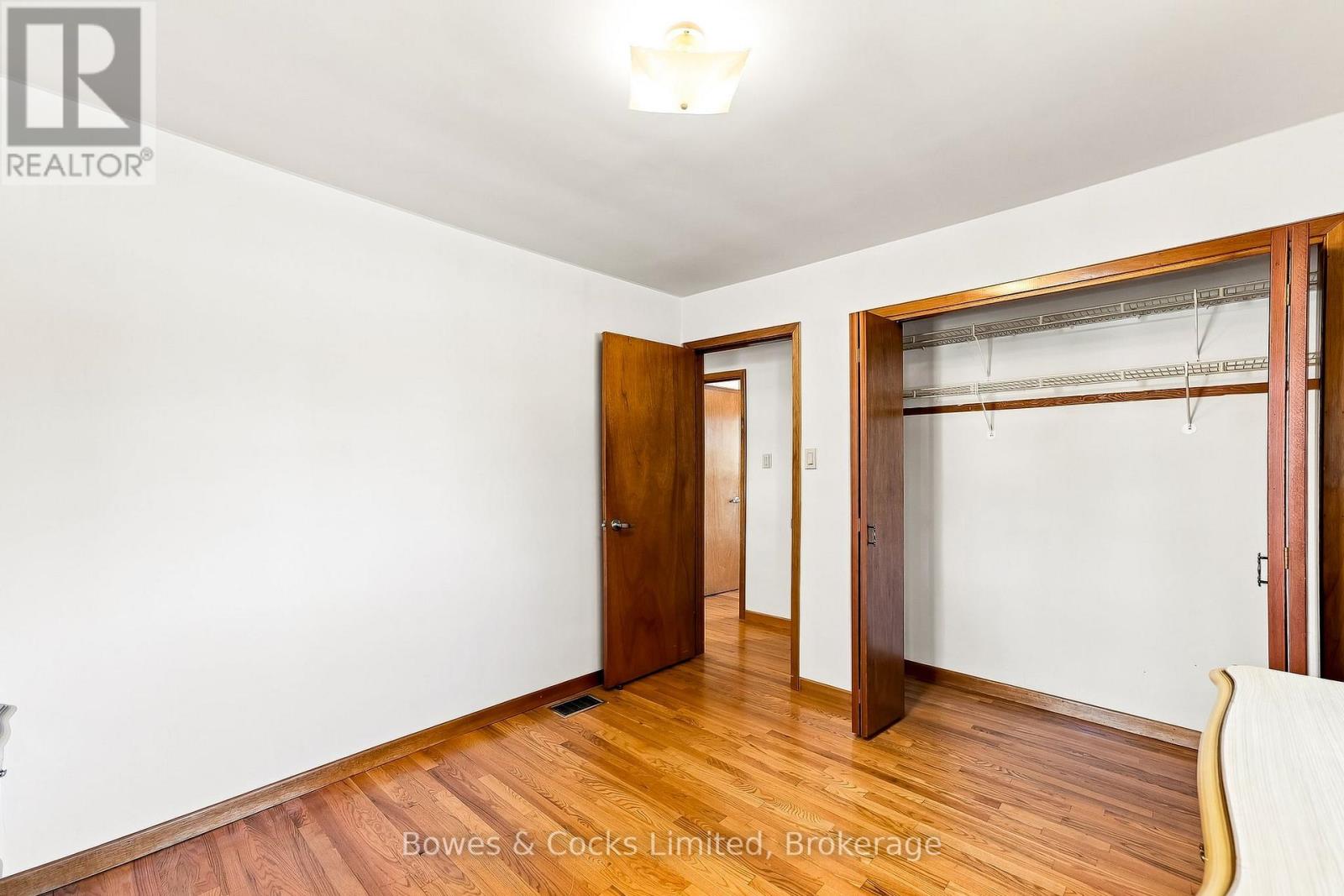 687 Lundy's Lane Property Photo 20