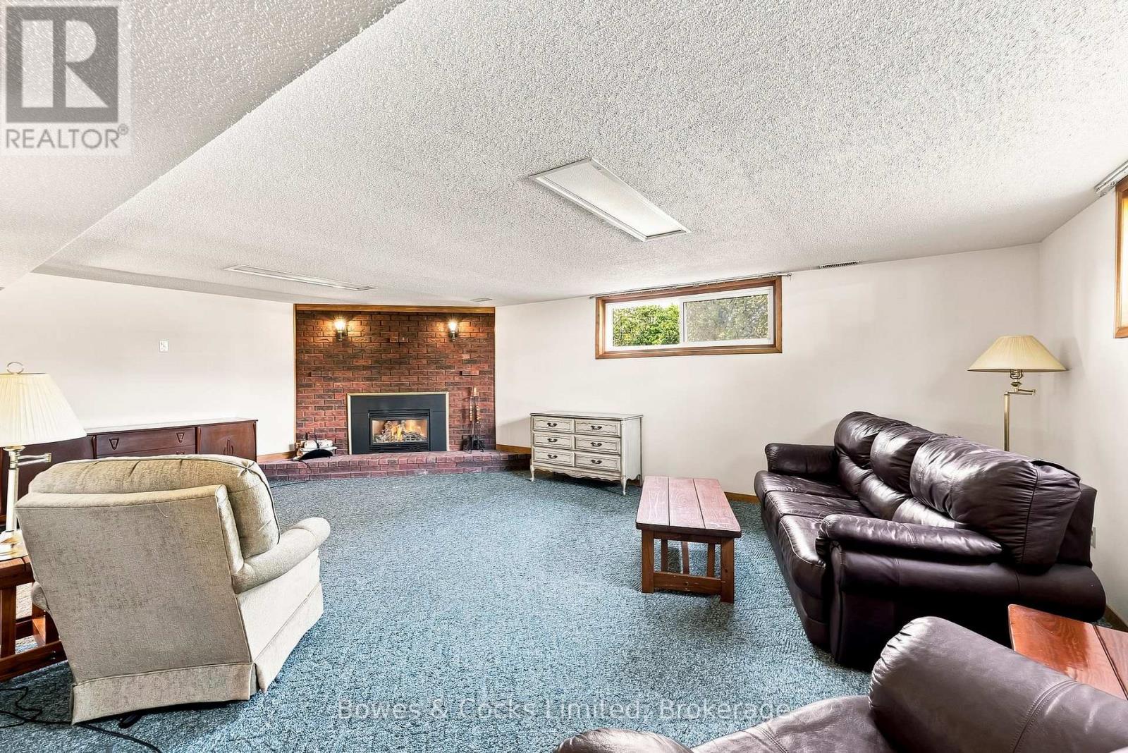 687 Lundy's Lane Property Photo 26