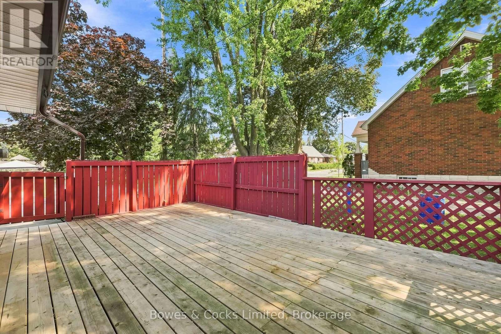 687 Lundy's Lane Property Photo 40