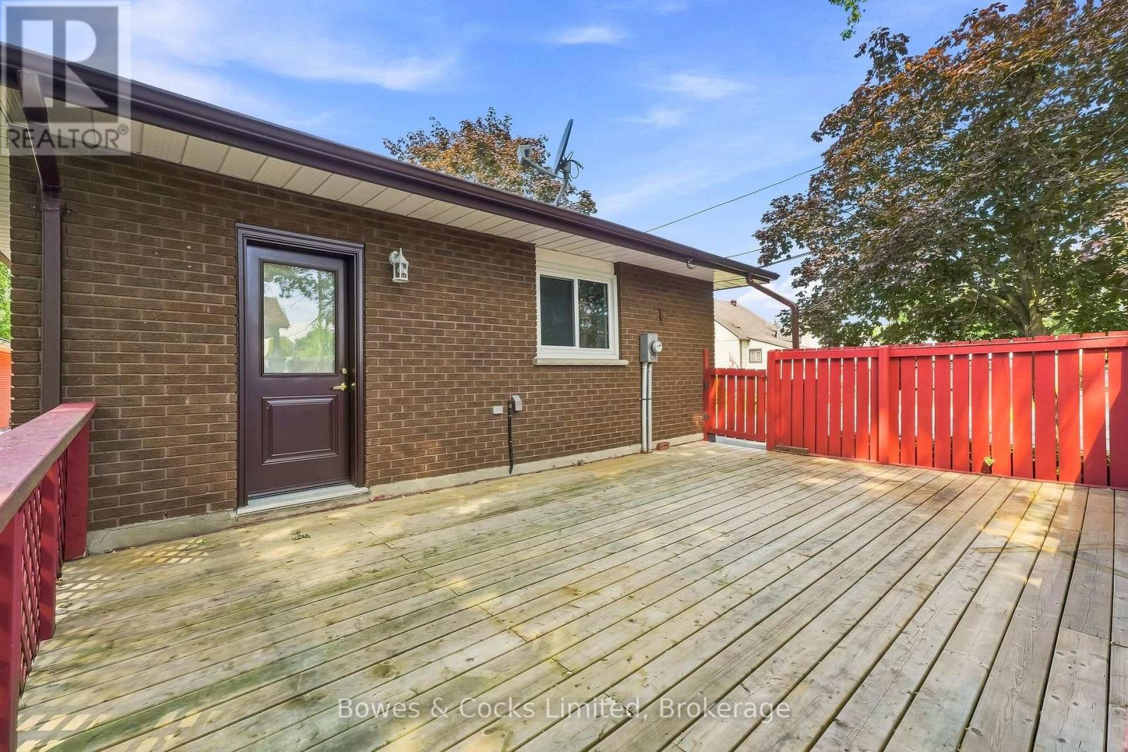 687 Lundy's Lane Property Photo 41