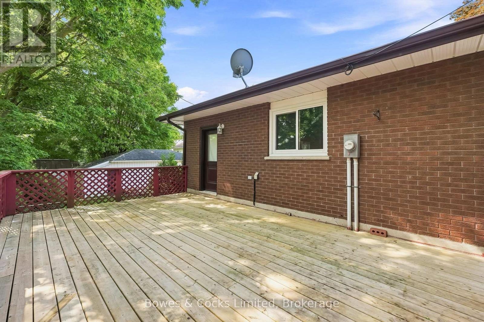 687 Lundy's Lane Property Photo 42