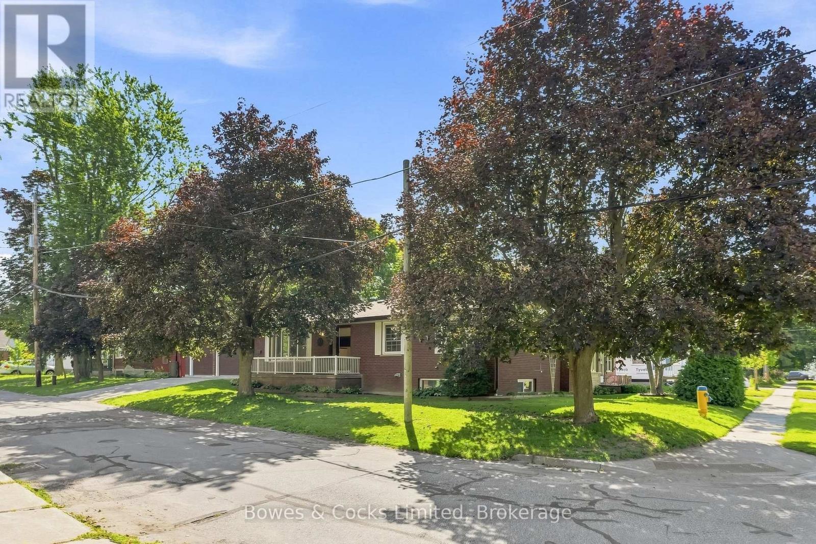 687 Lundy's Lane Property Photo 45