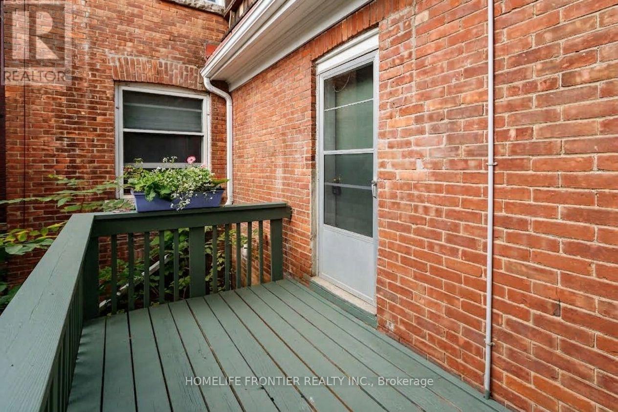 643 2nd Avenue E Property Photo 4