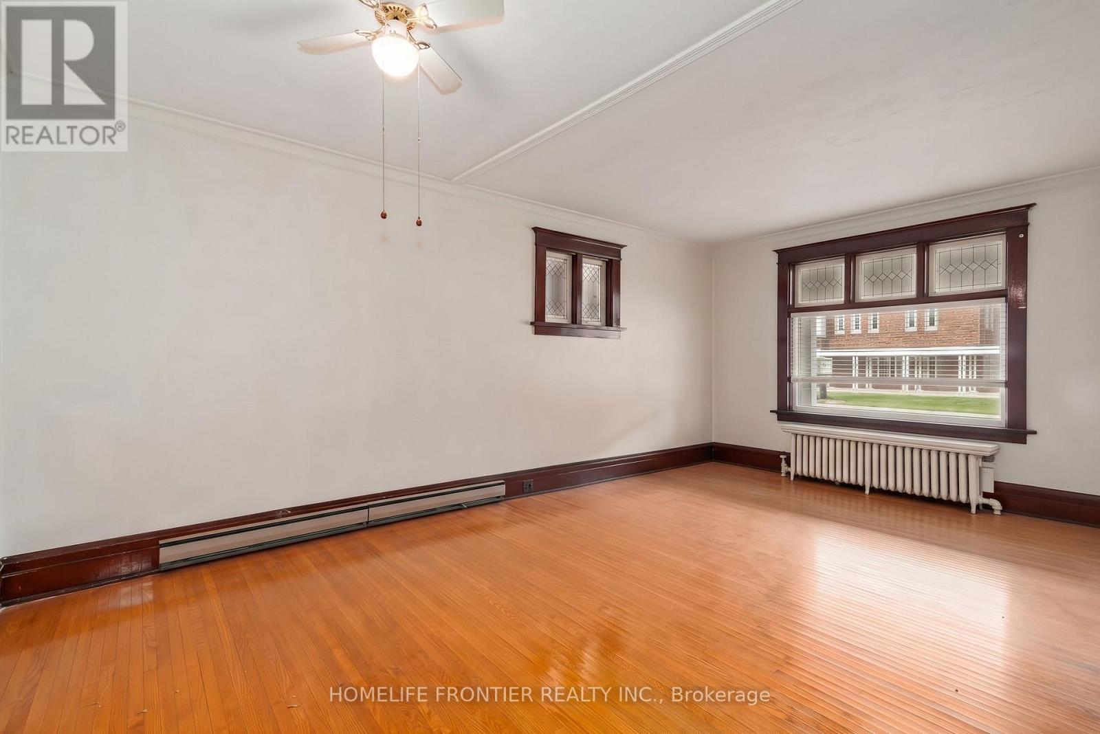 643 2nd Avenue E Property Photo 7