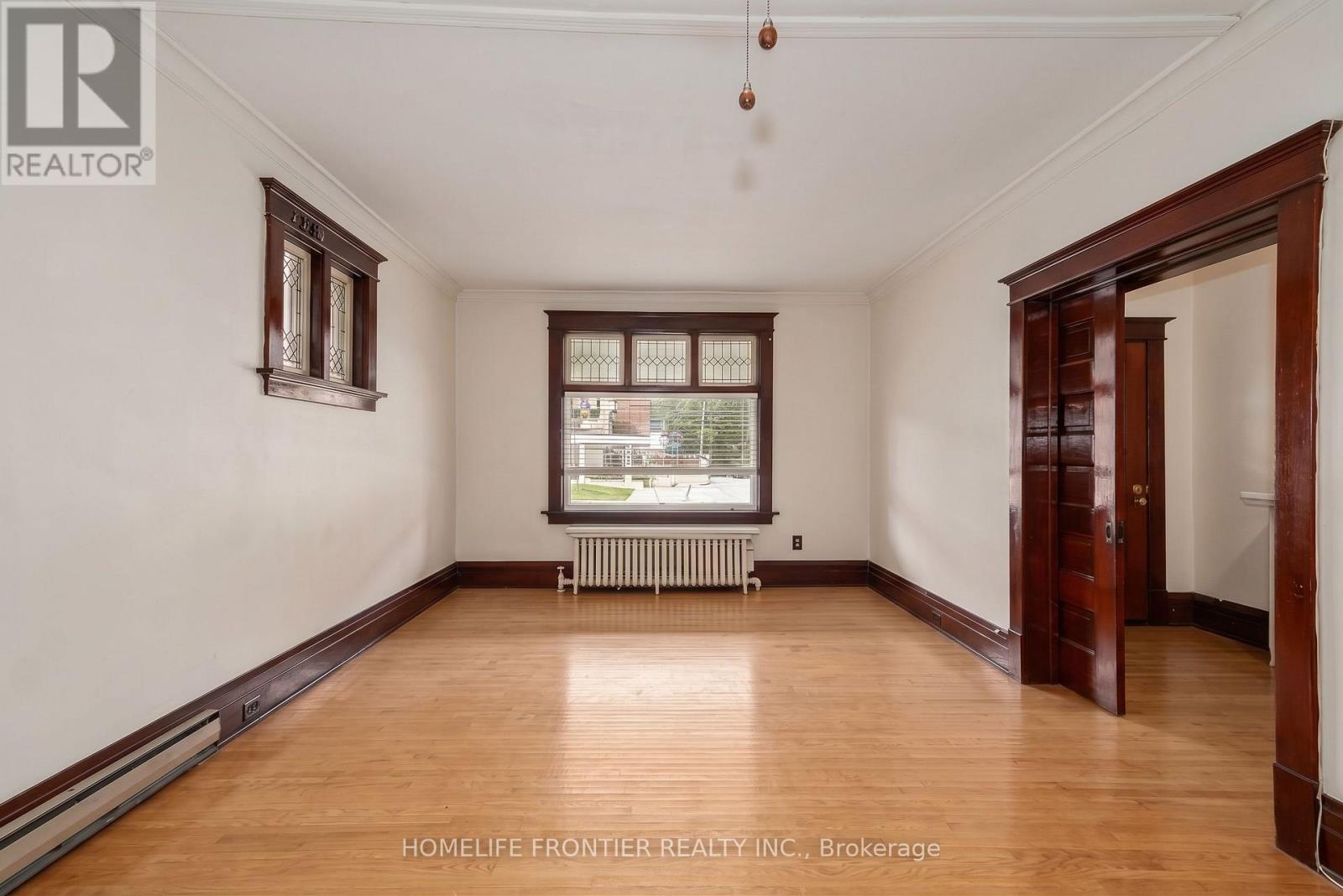 643 2nd Avenue E Property Photo 8