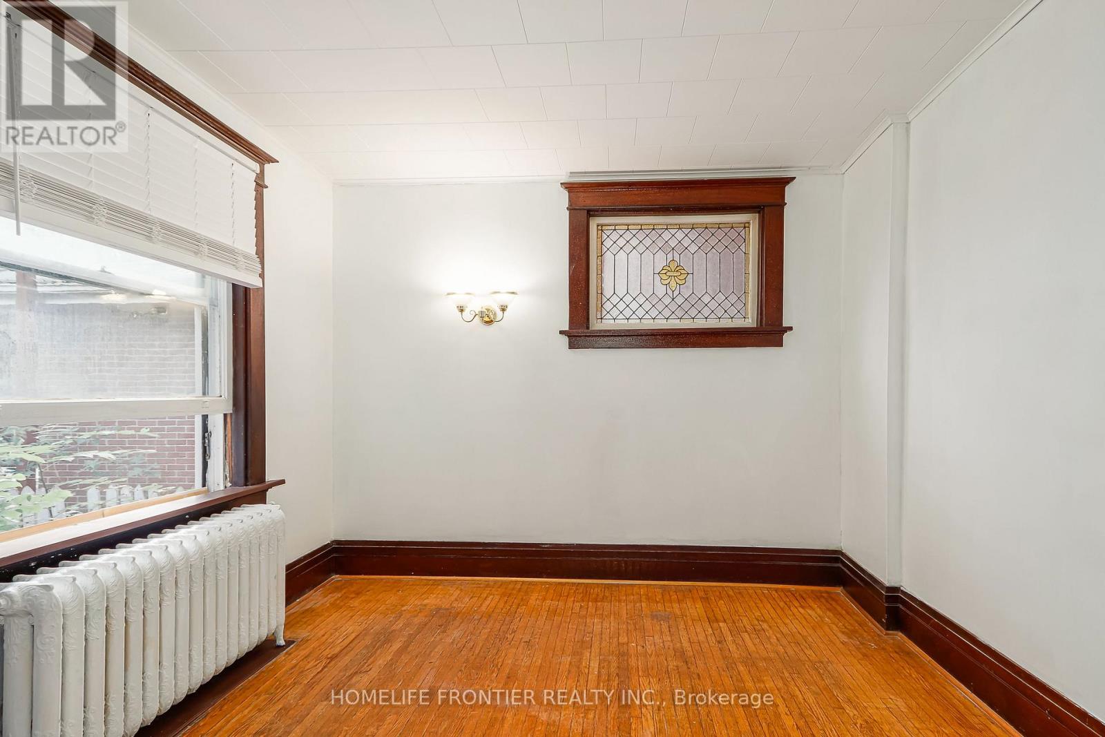 643 2nd Avenue E Property Photo 9
