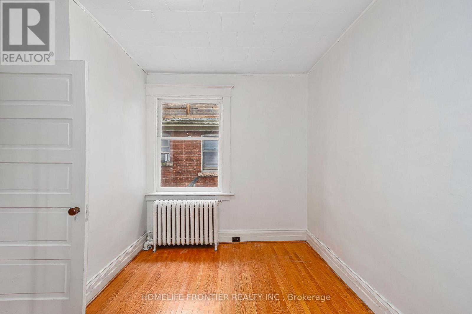 643 2nd Avenue E Property Photo 11