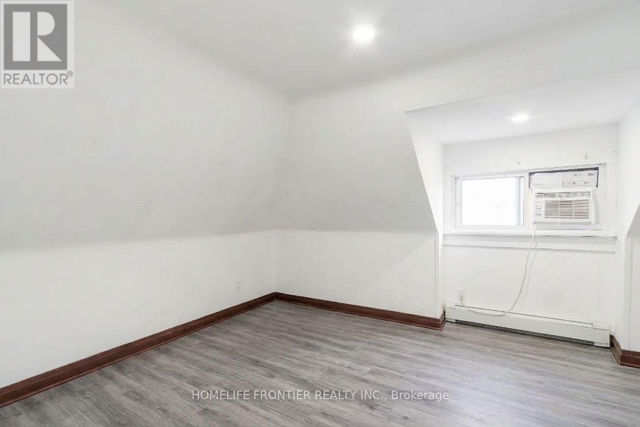 643 2nd Avenue E Property Photo 24