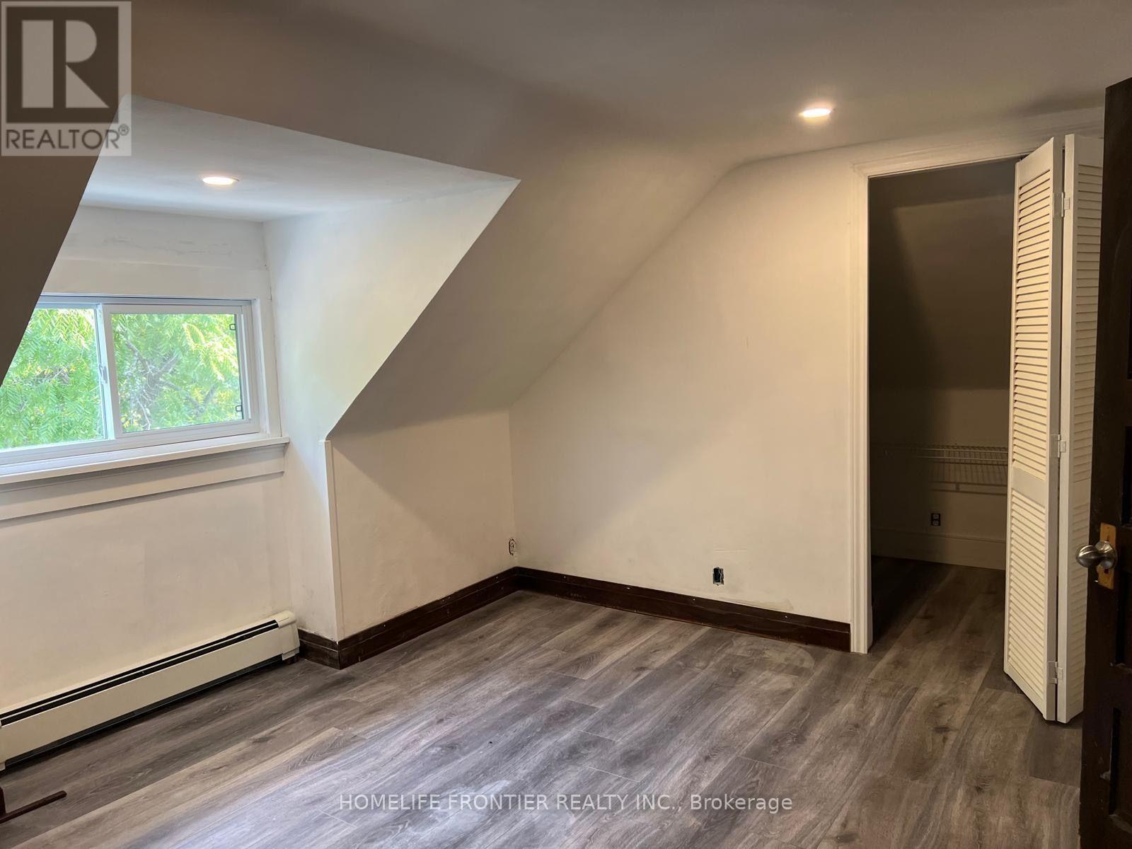 643 2nd Avenue E Property Photo 25
