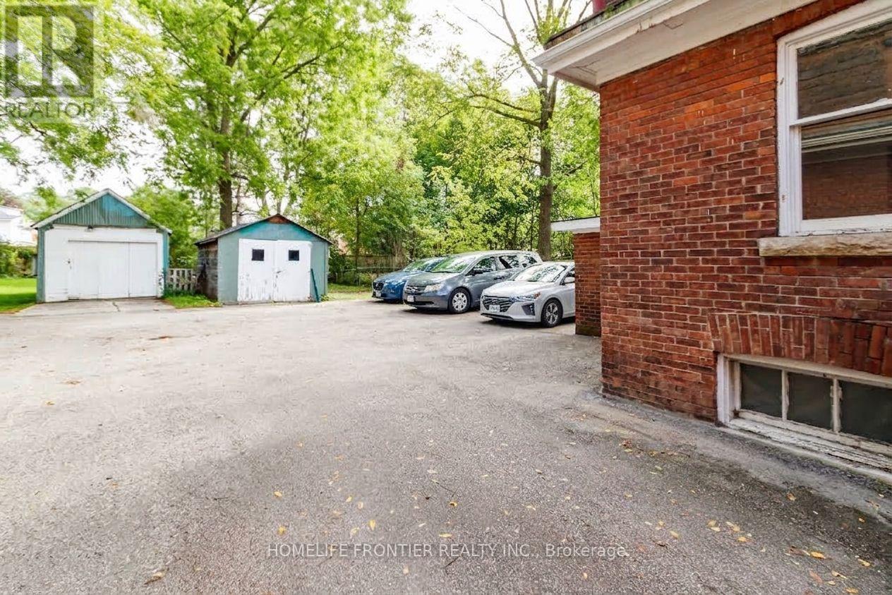 643 2nd Avenue E Property Photo 33