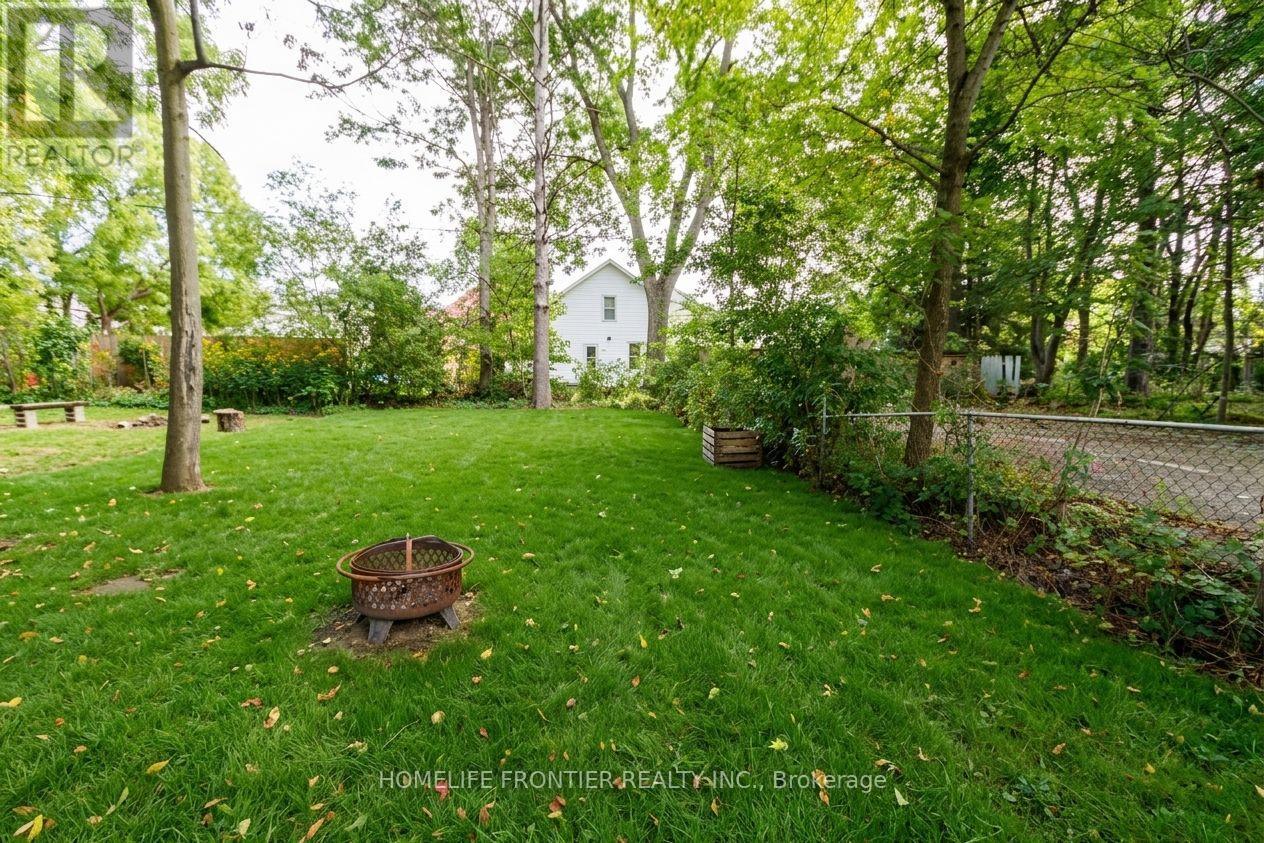 643 2nd Avenue E Property Photo 37