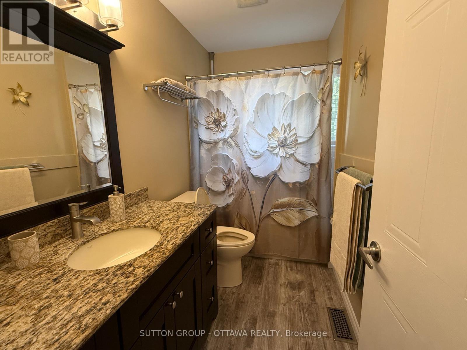 1888 Belvedere Crescent Property Photo 19