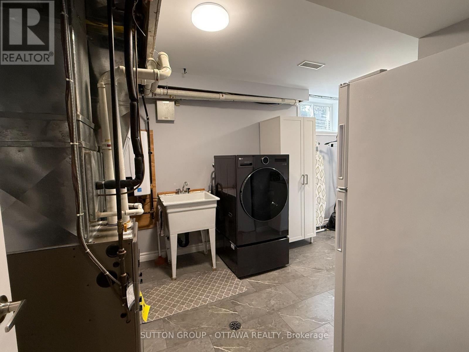 1888 Belvedere Crescent Property Photo 29
