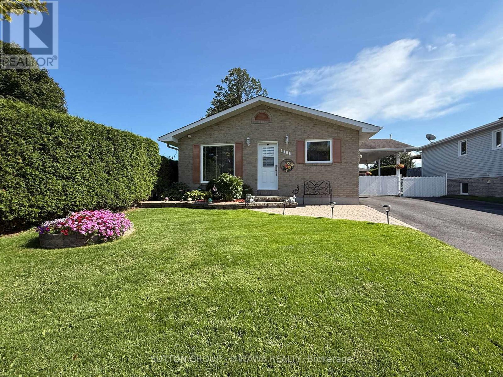 1888 Belvedere Crescent Property Photo 32