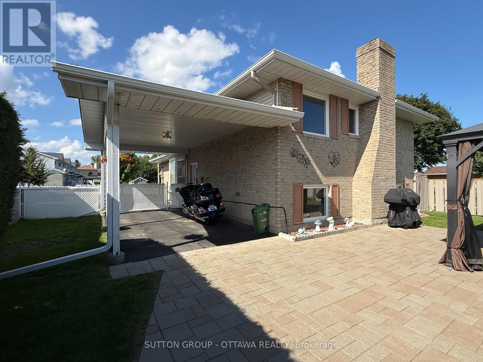 1888 Belvedere Crescent Property Photo 34