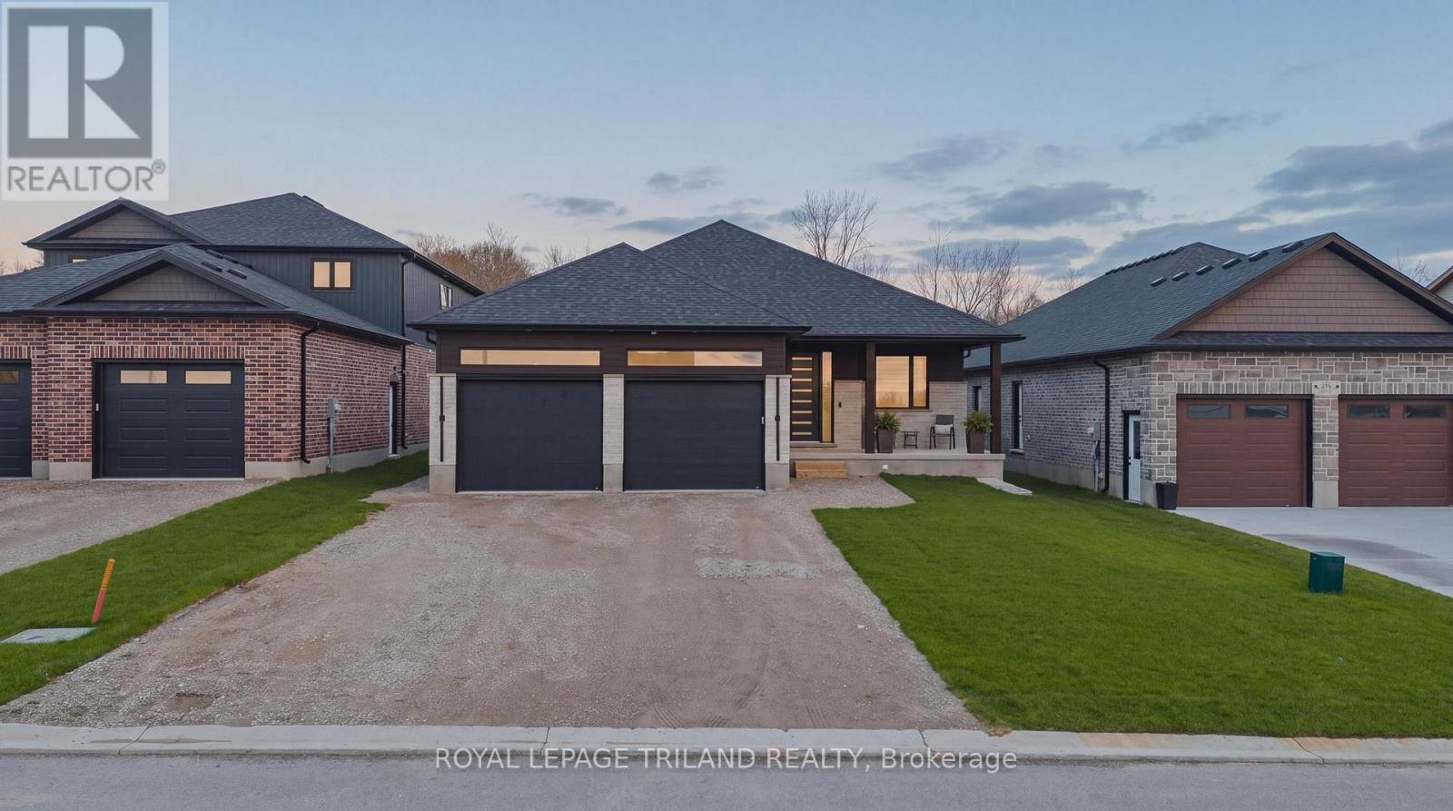 62 AVERY PLACE Property Photo 1