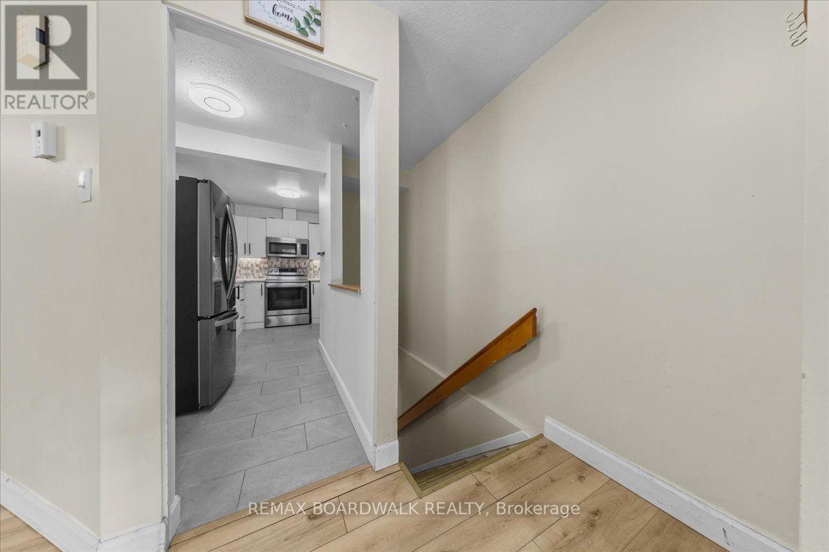 6 - 7 Timberview Way Property Photo 12