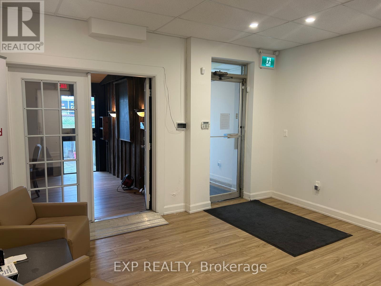 Office 1 - 1665 Bank Street Property Photo 3
