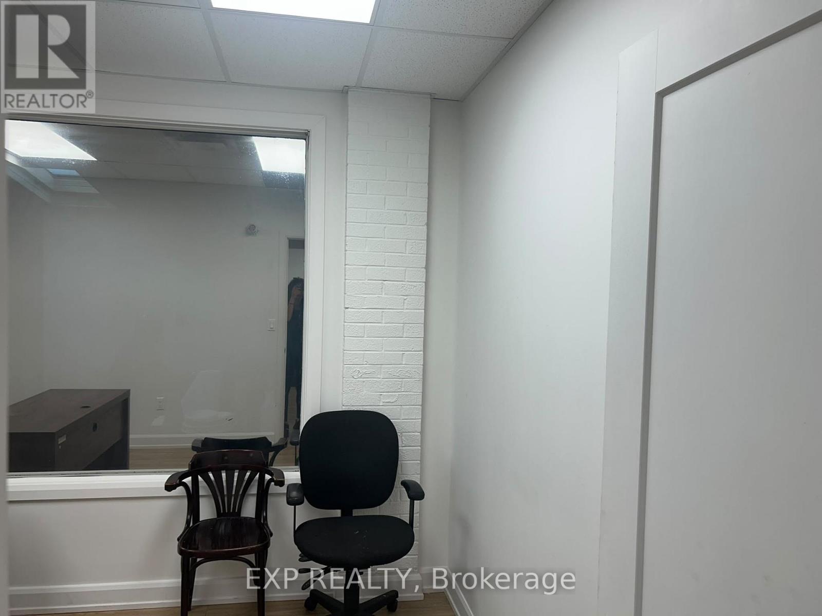 Office 1 - 1665 Bank Street Property Photo 10