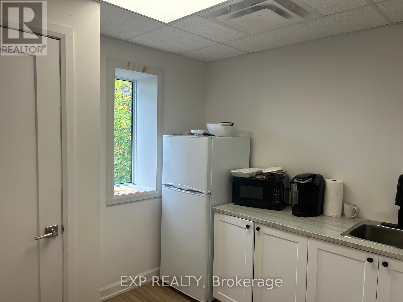 Office 1 - 1665 Bank Street Property Photo 11