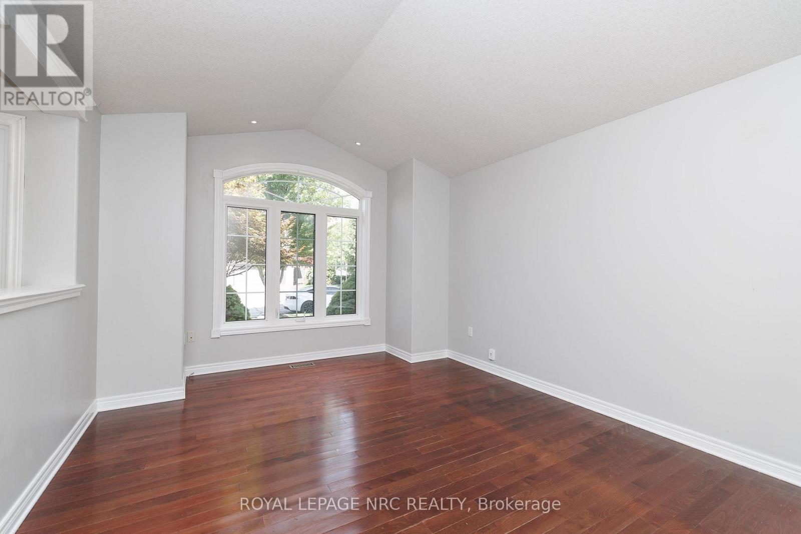 8532 Heikoop Crescent Property Photo 16