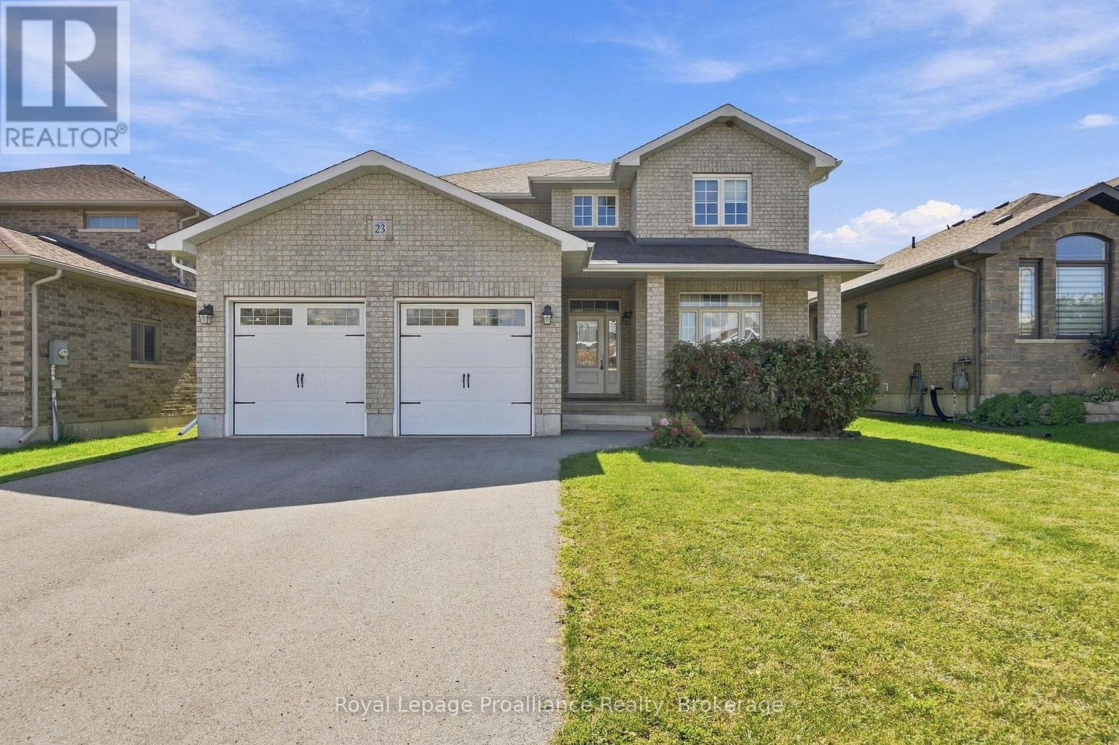 23 Crews Crescent Property Photo 1