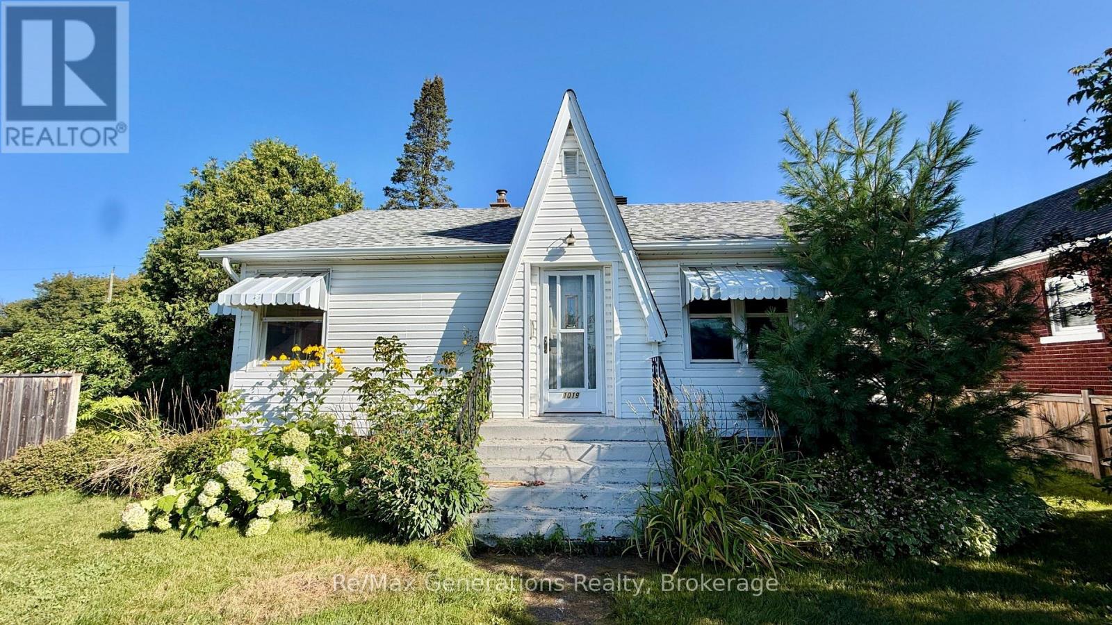 1019 FRANCIS STREET W