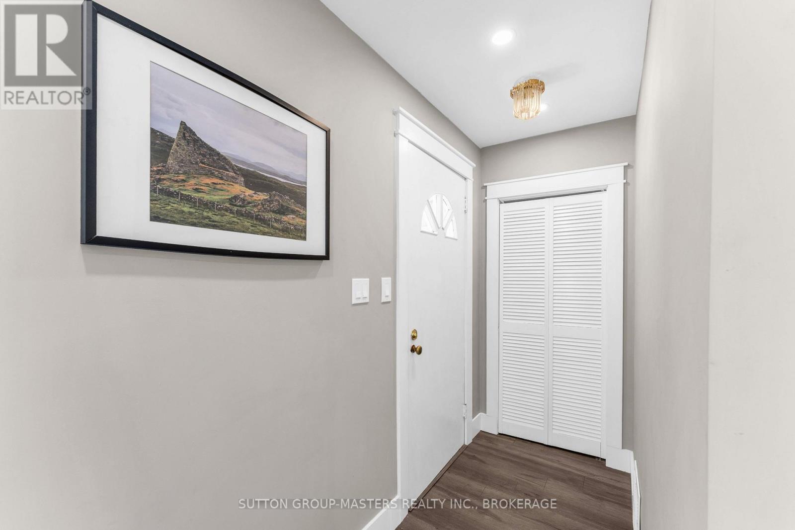 945 Victoria Street Property Photo 3