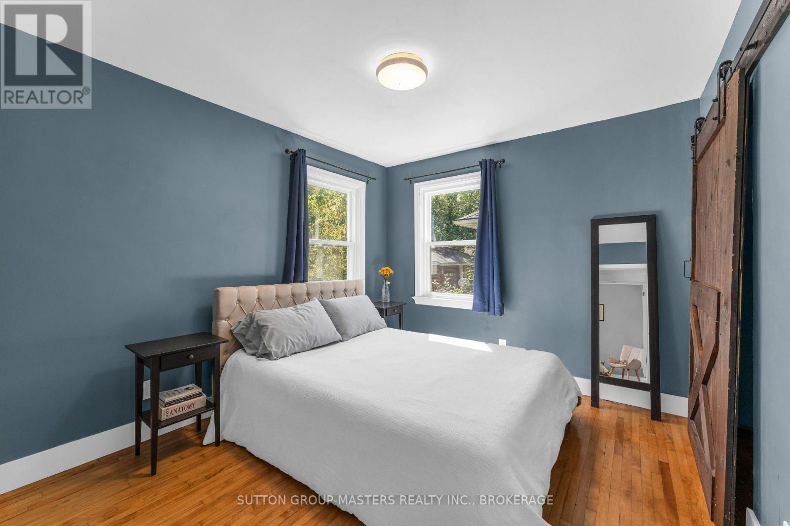 945 Victoria Street Property Photo 15