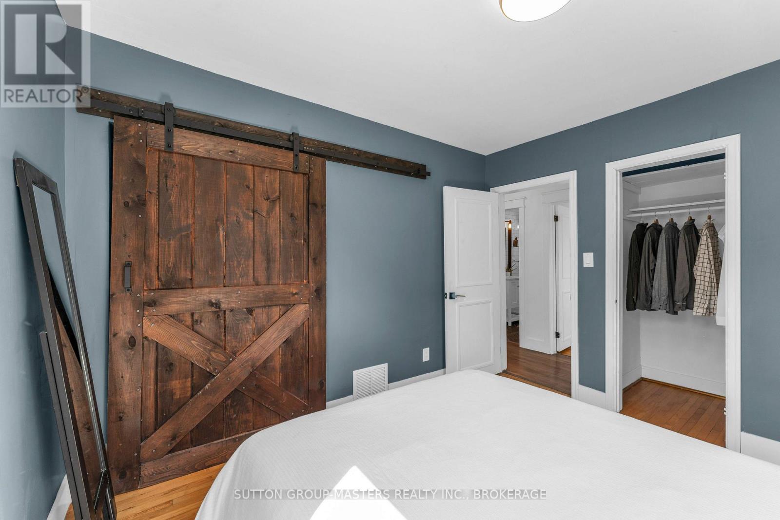 945 Victoria Street Property Photo 16