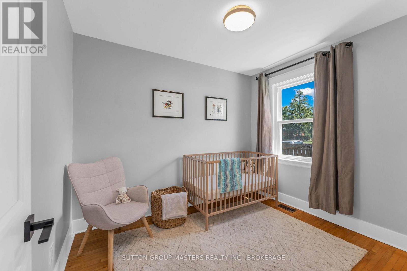 945 Victoria Street Property Photo 18