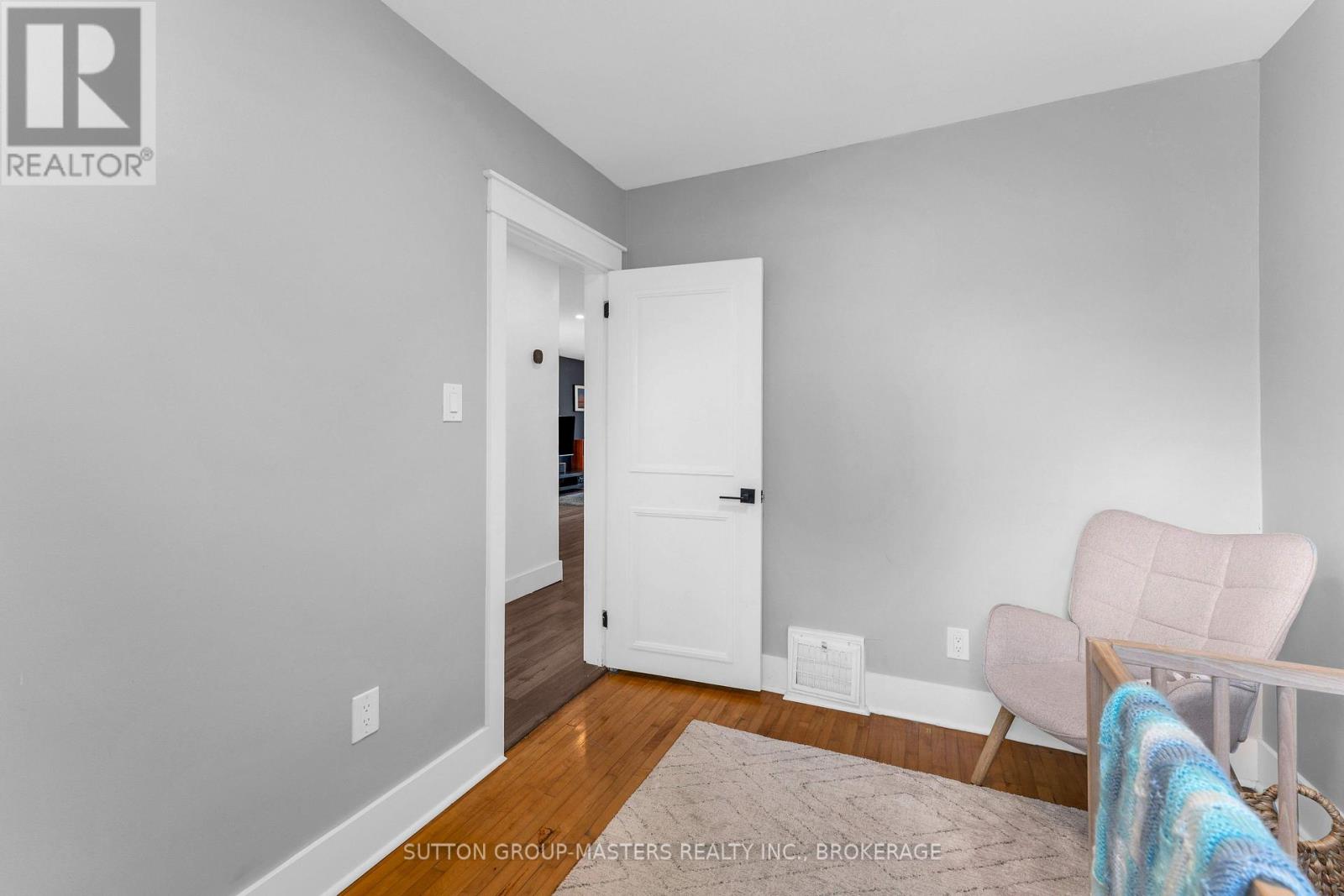 945 Victoria Street Property Photo 20