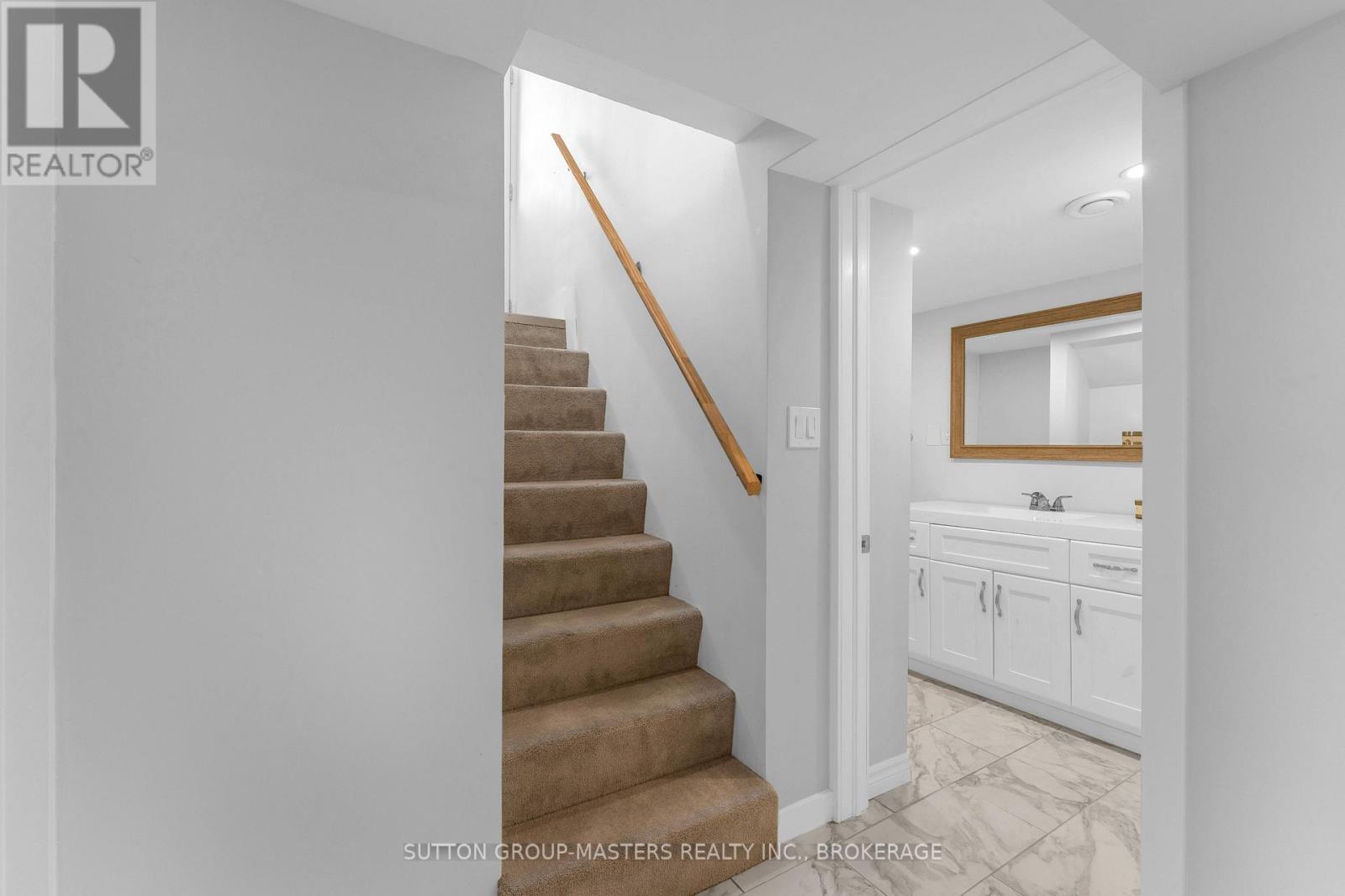 945 Victoria Street Property Photo 21