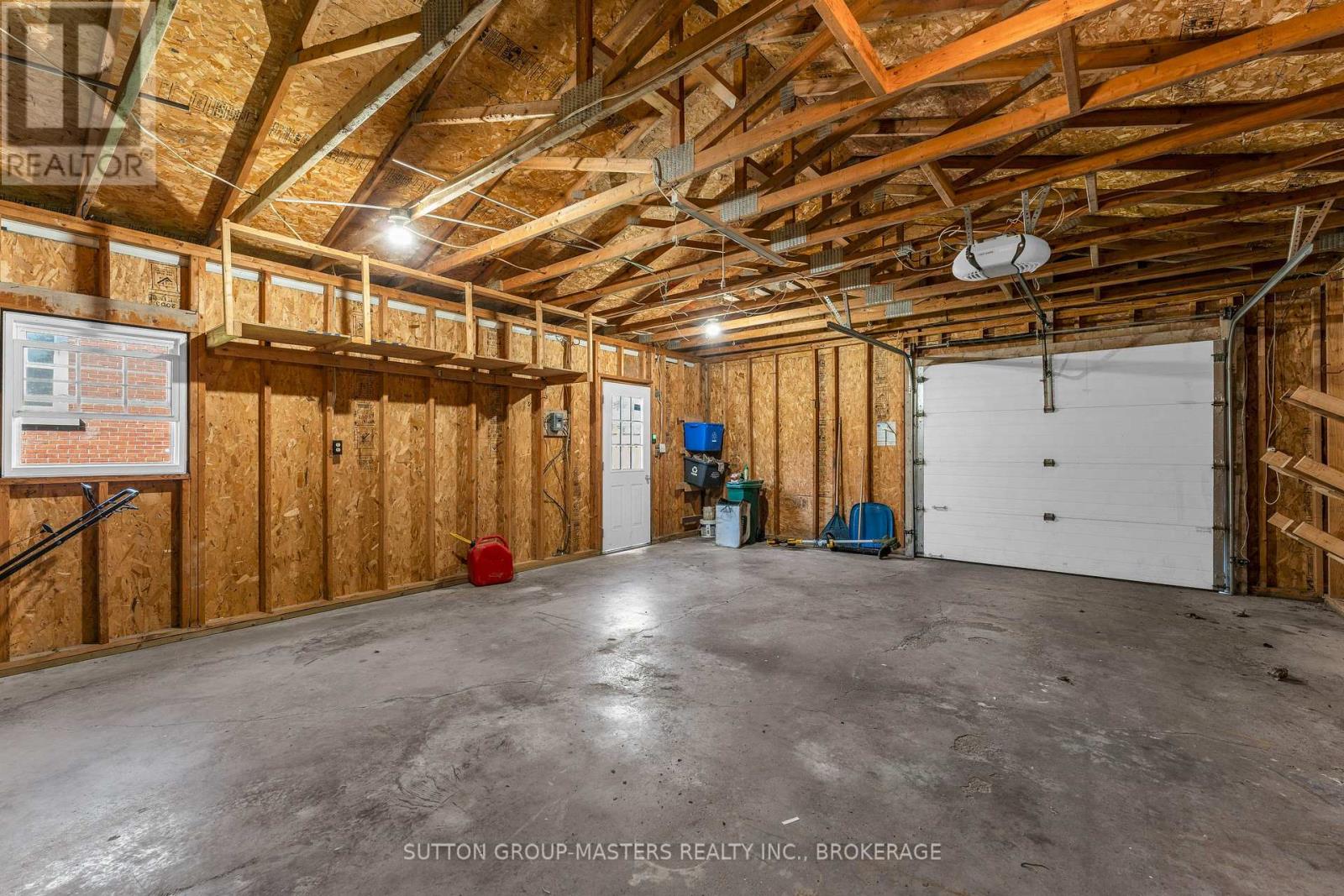 945 Victoria Street Property Photo 36