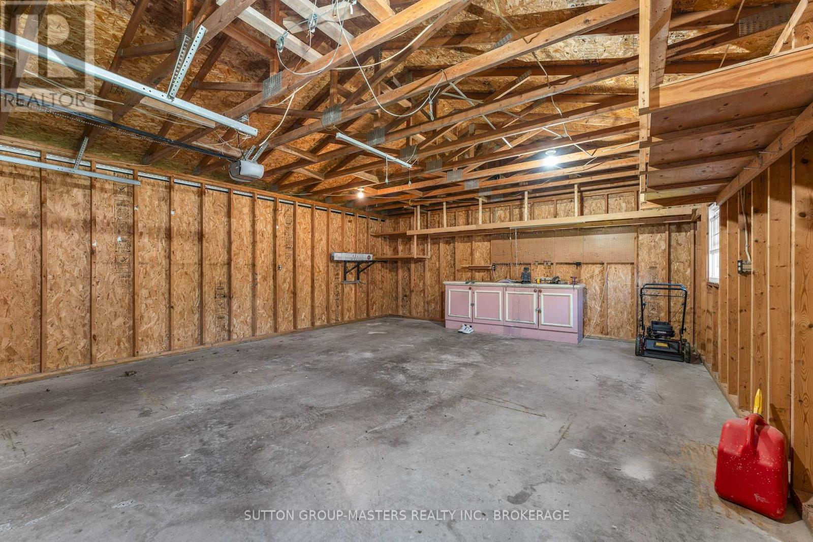 945 Victoria Street Property Photo 37