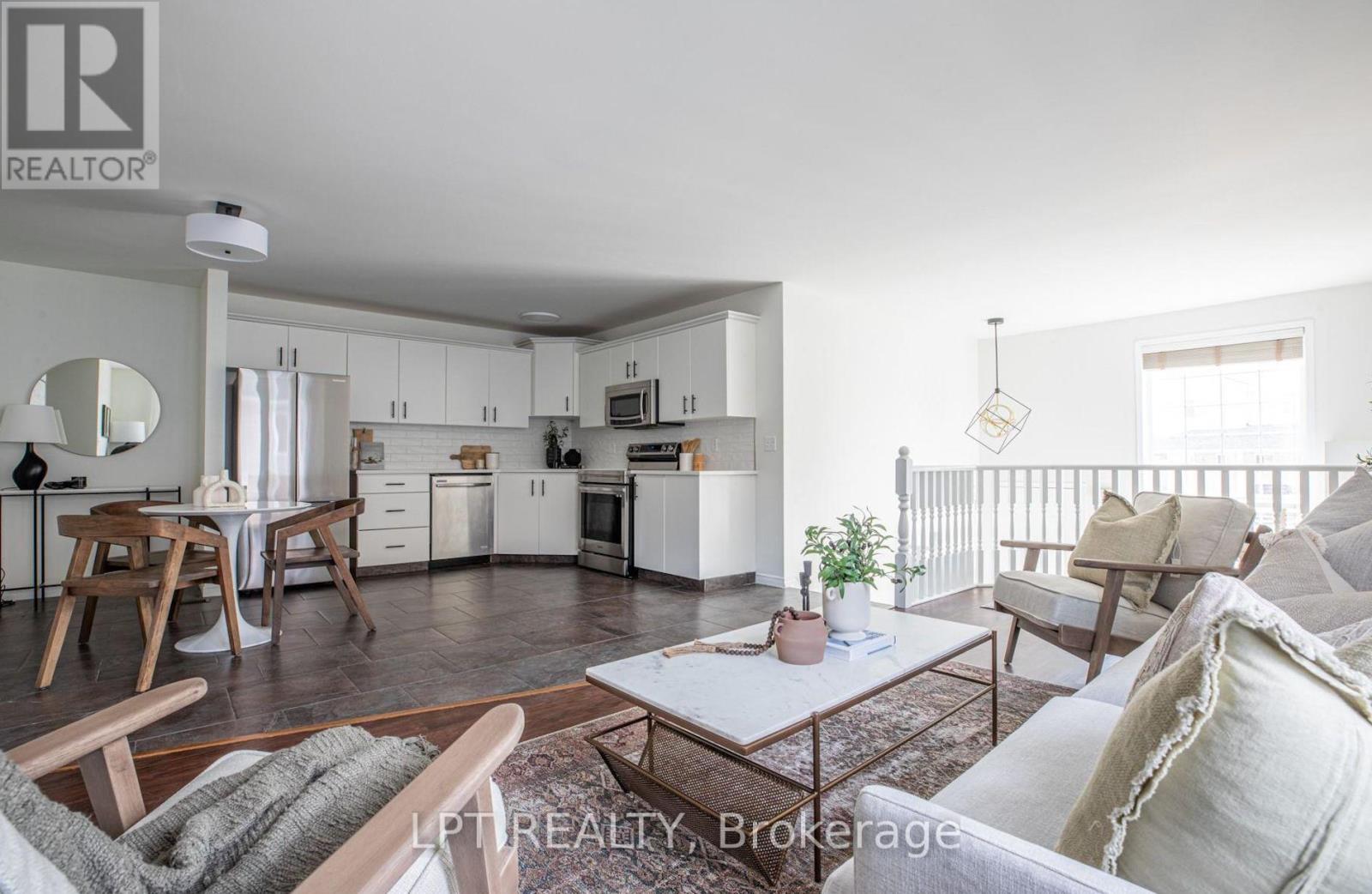 11866 Brouillette Court Property Photo 7