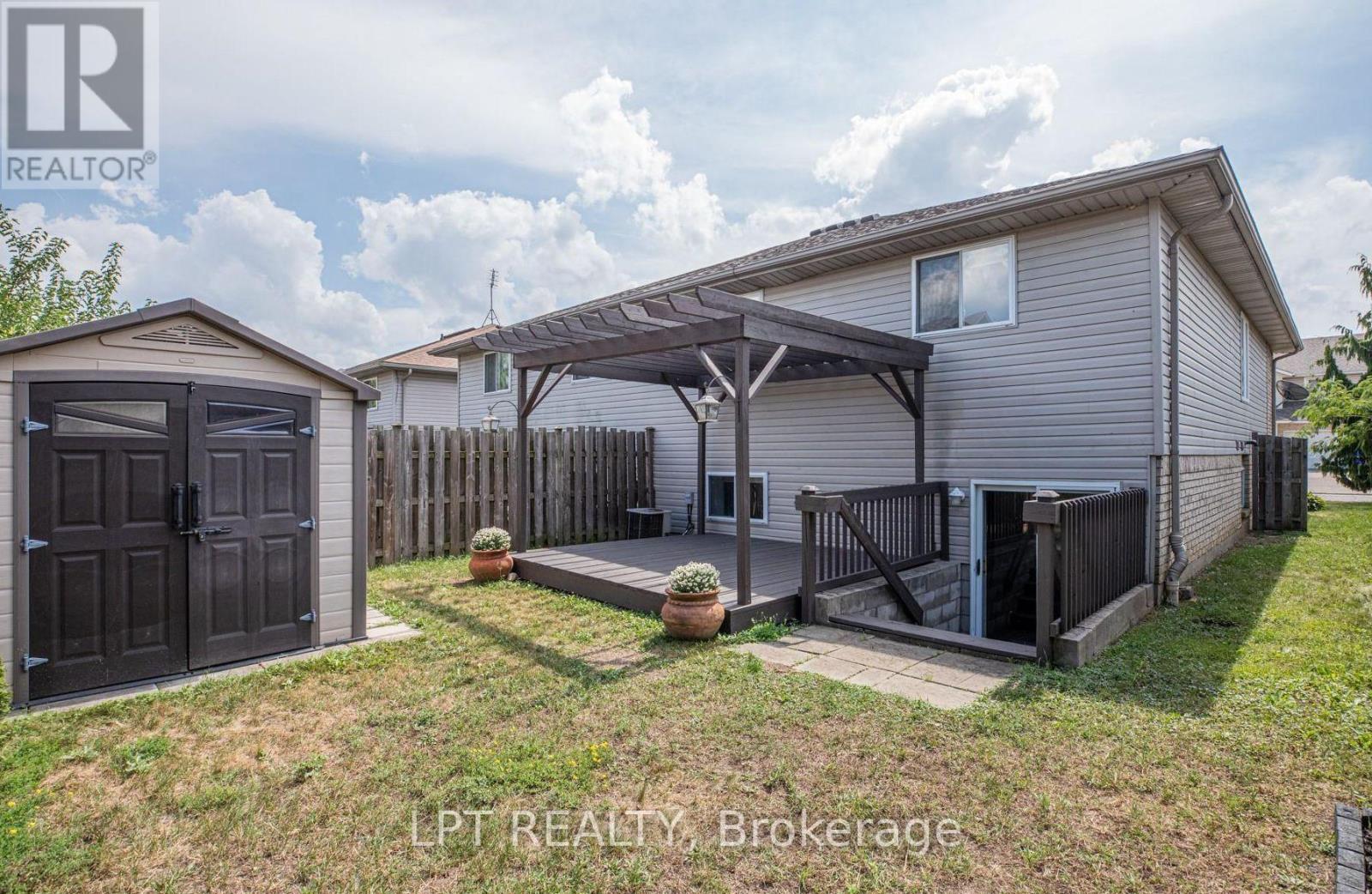 11866 Brouillette Court Property Photo 23