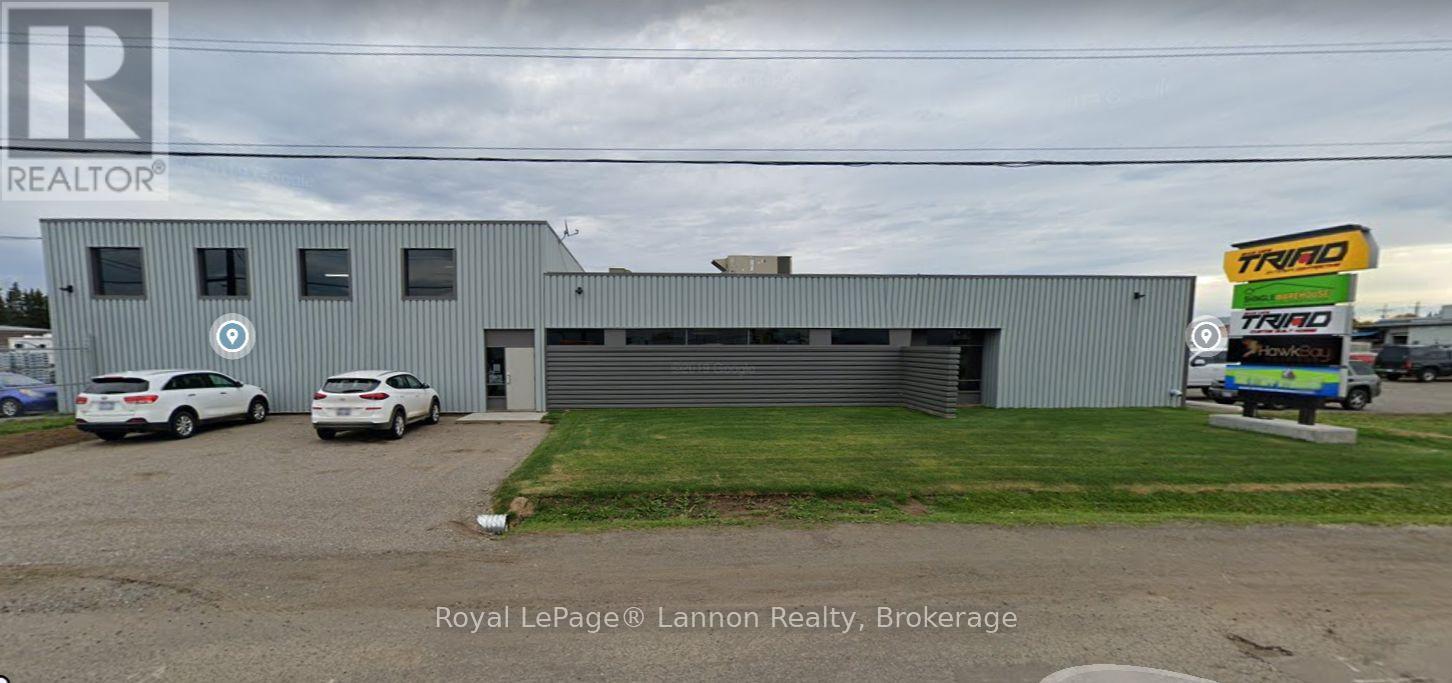 Unit B - 800 Norah Crescent E Property Photo 3