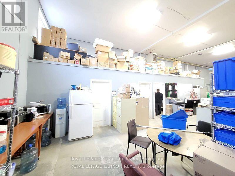 Unit B - 800 Norah Crescent E Property Photo 9