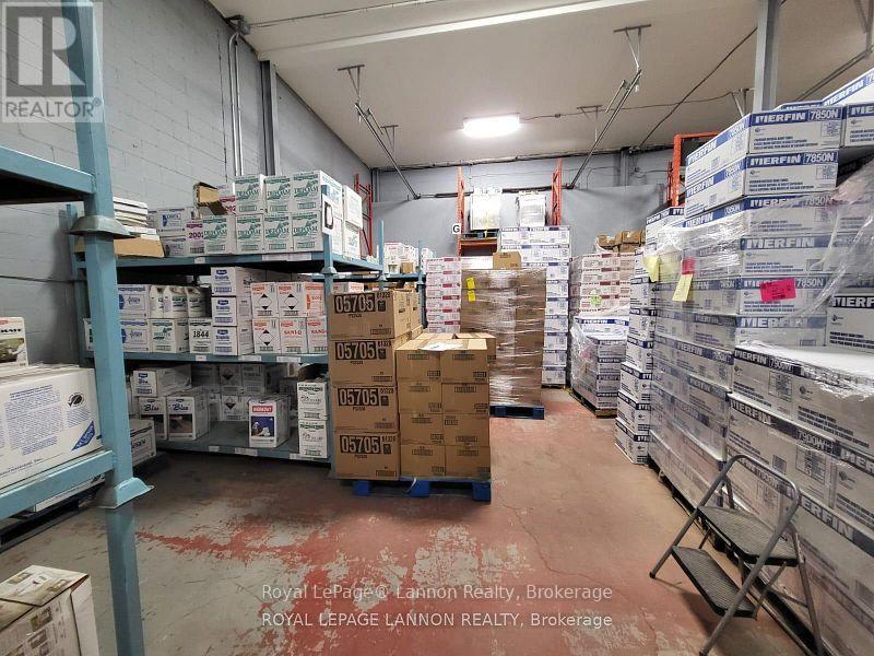 Unit B - 800 Norah Crescent E Property Photo 10