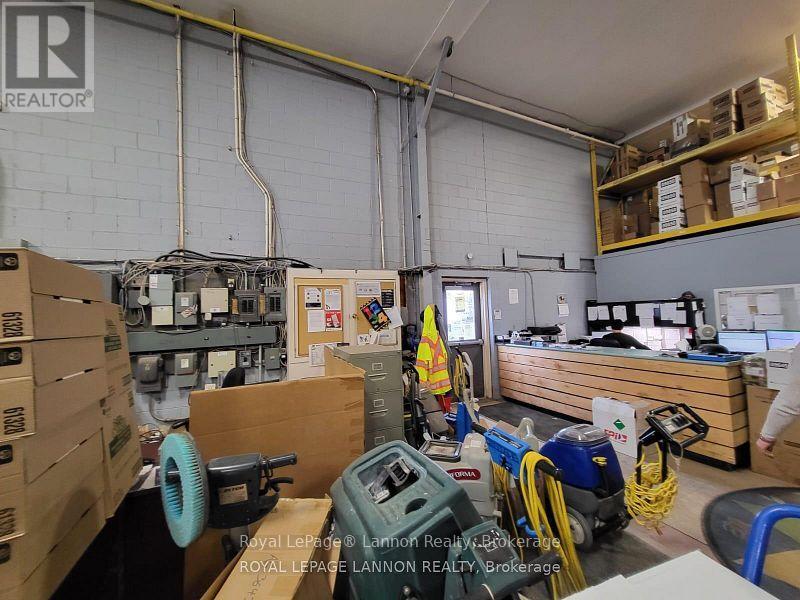 Unit B - 800 Norah Crescent E Property Photo 16
